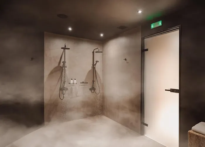 Azur Retreat Resort 3*