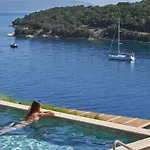 אתר נופש Azur Retreat 3*