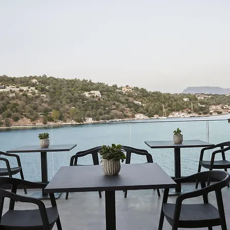 Здравен курорт Azur Retreat