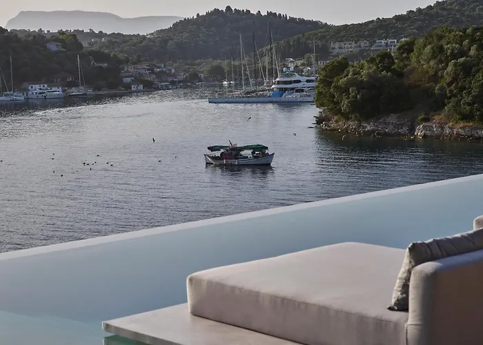 Azur Retreat Resort 3*