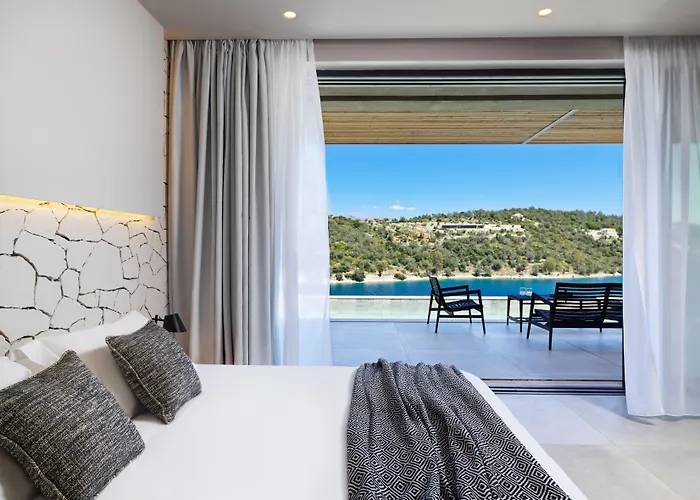 Azur Retreat منتجع Spartokhórion